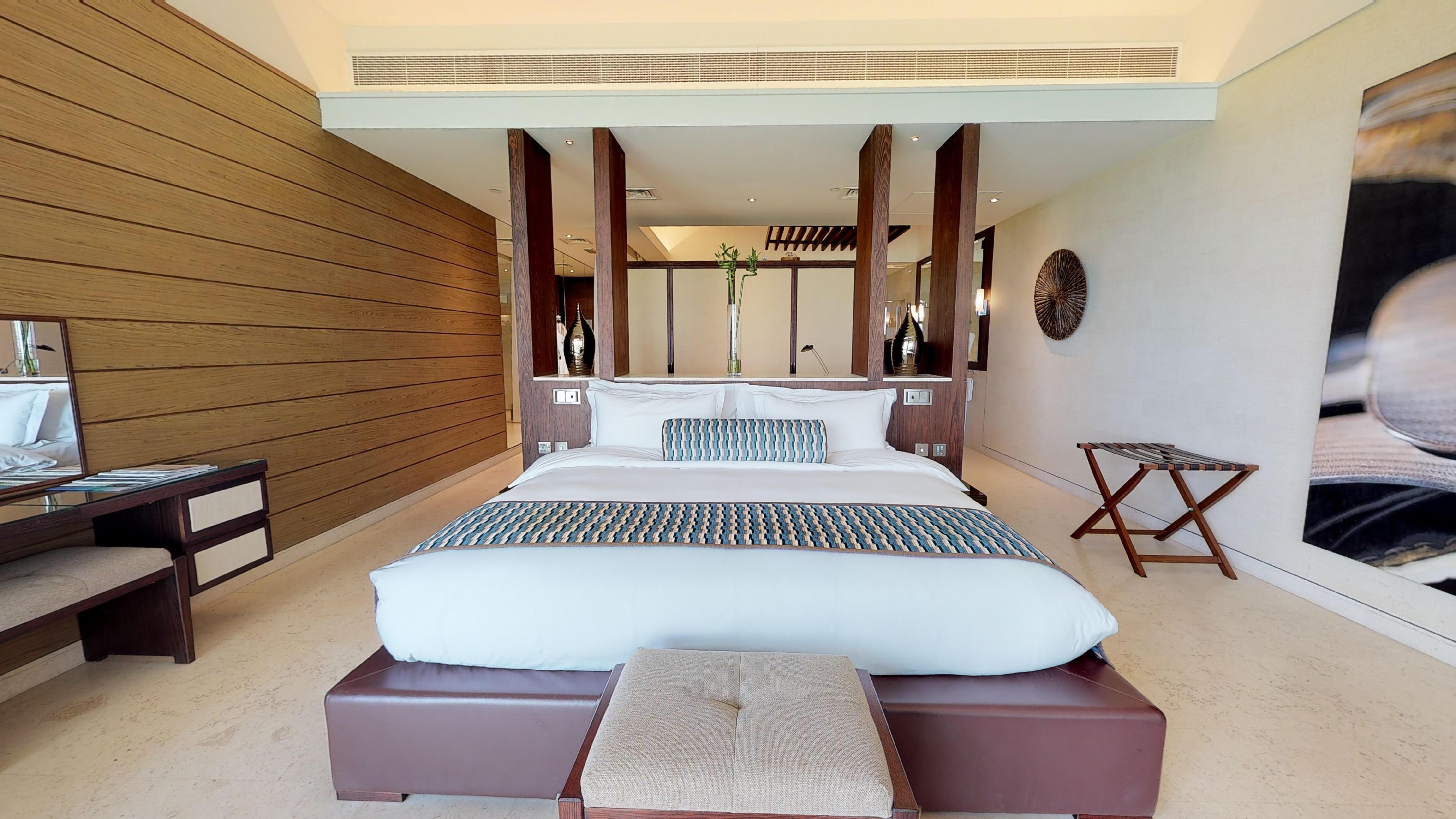 Melia Desert Palm Member Of Melia Collection Dubaj Kültér fotó A bedroom at the Oberoi Beach Resort, Dubai