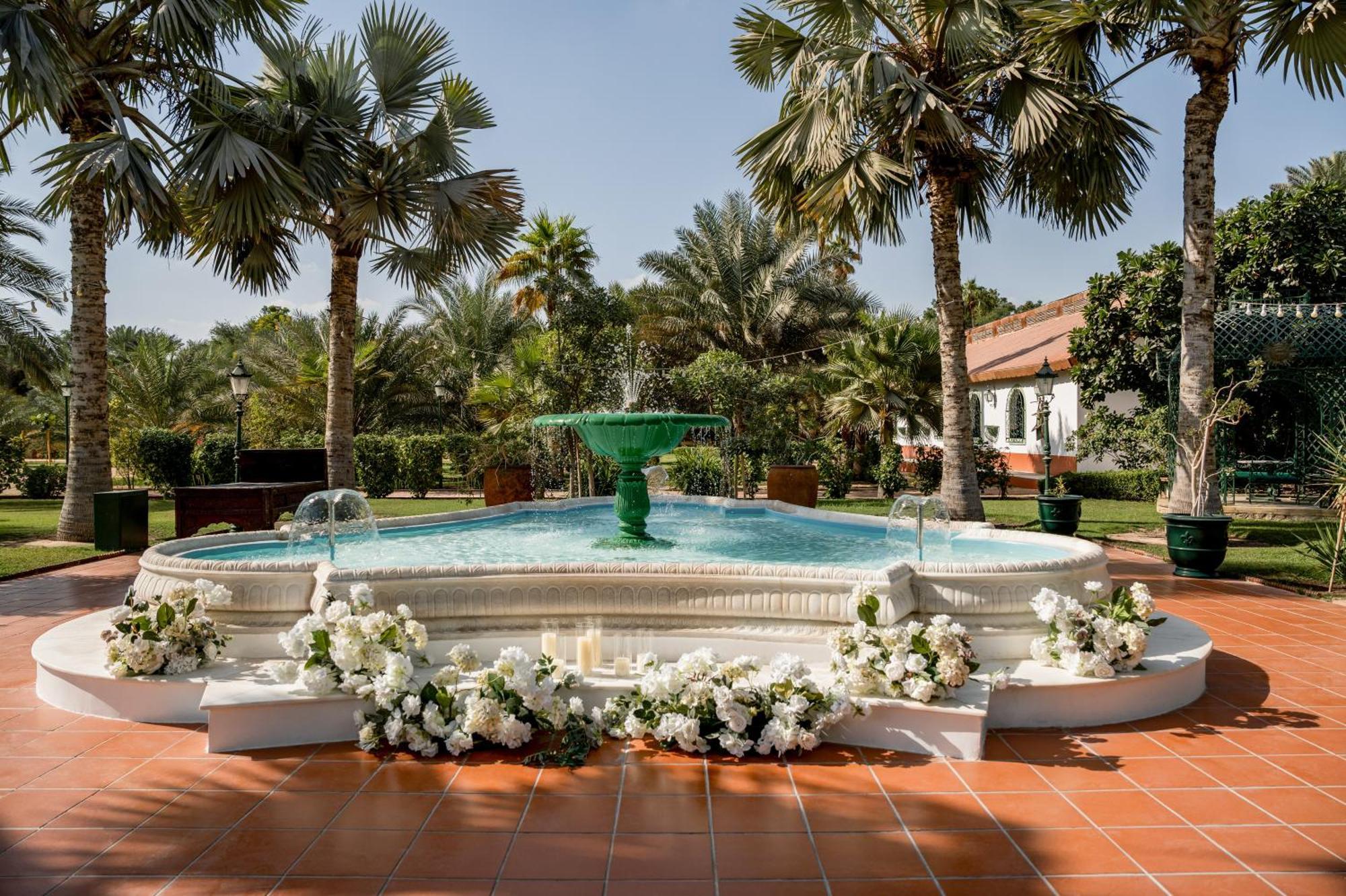 Melia Desert Palm Member Of Melia Collection Dubaj Kültér fotó Fountain at the Royal Palace